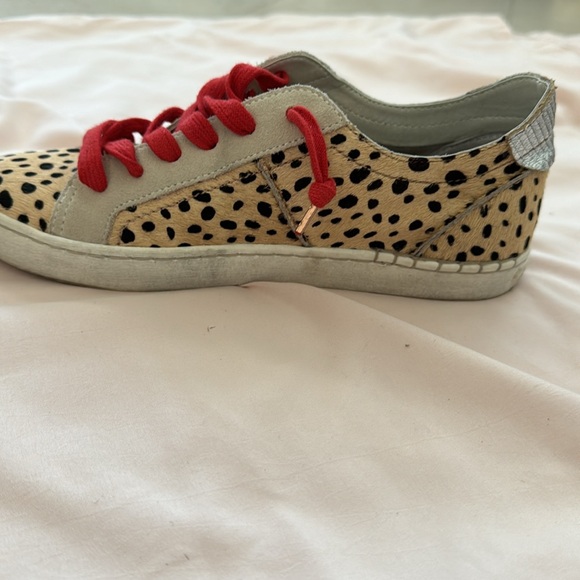 Women’s Dolce Vita leopard calf hair sneakers - Picture 5 of 6